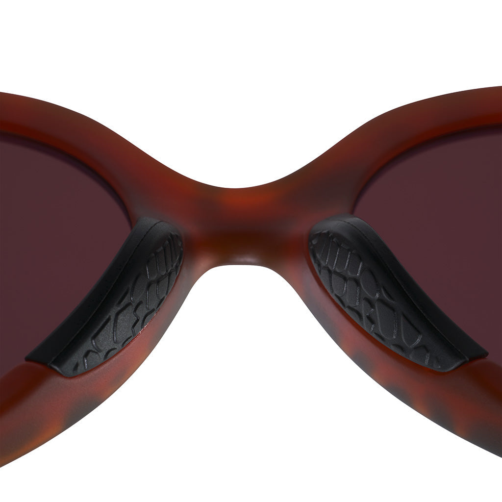 Admirer_landlocked_product_6_detail_57398aa1-5fbe-46a1-b996-5a7744405ba7
