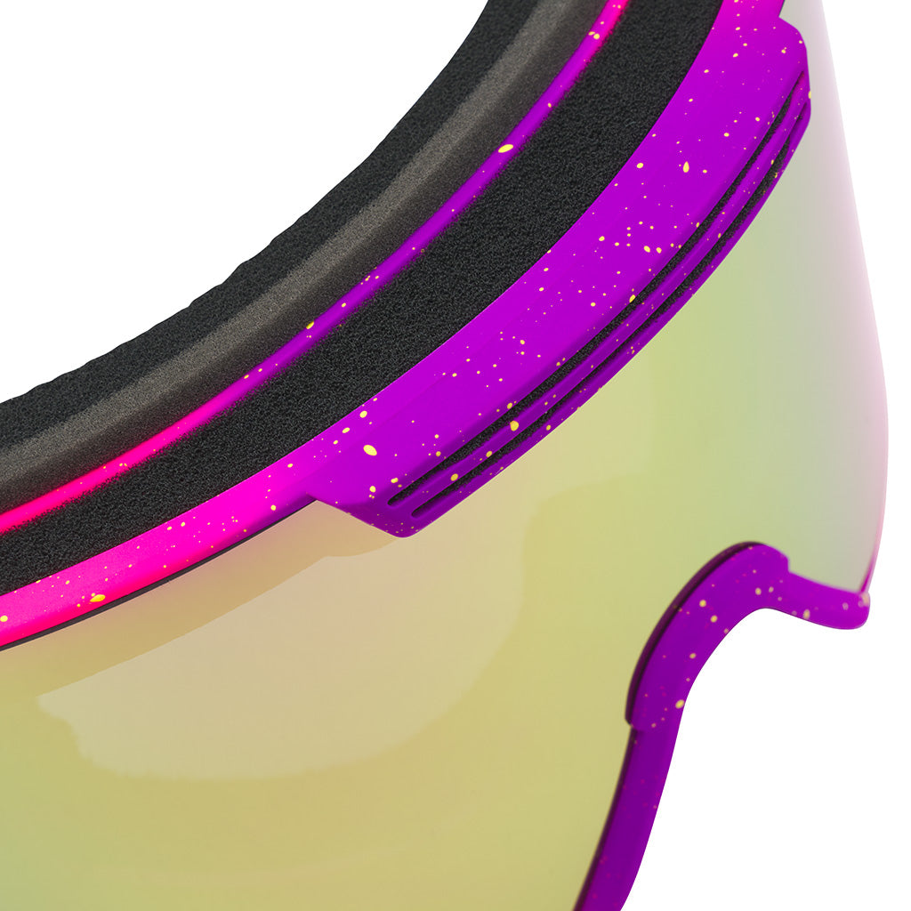 Backslap_93_combustion_pink_large_product_4_detail_e3ca502d-5b63-4bad-8be7-68698714f869