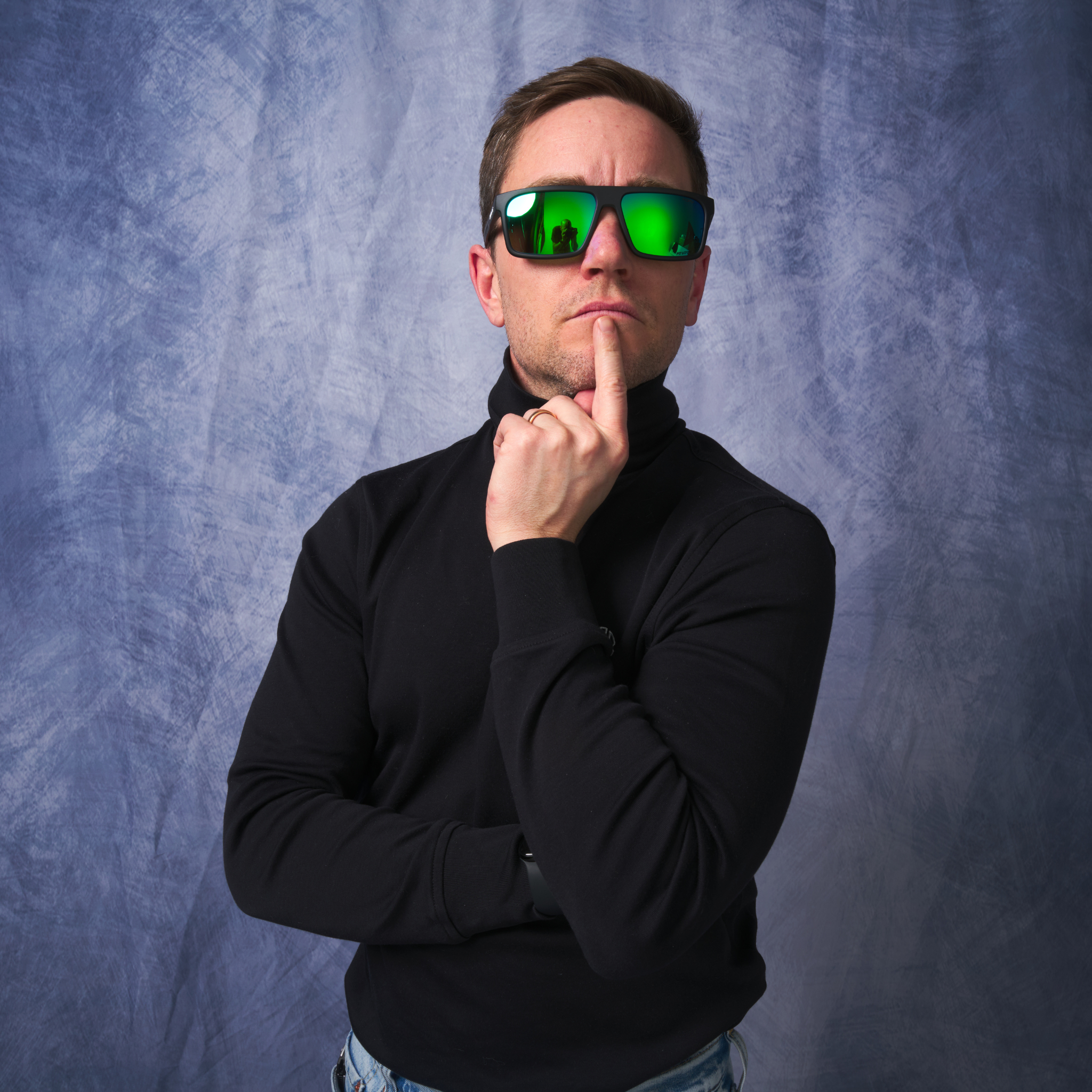 bio-exec-turboshaft-hdpv-polarized-blue-green-lifestyle