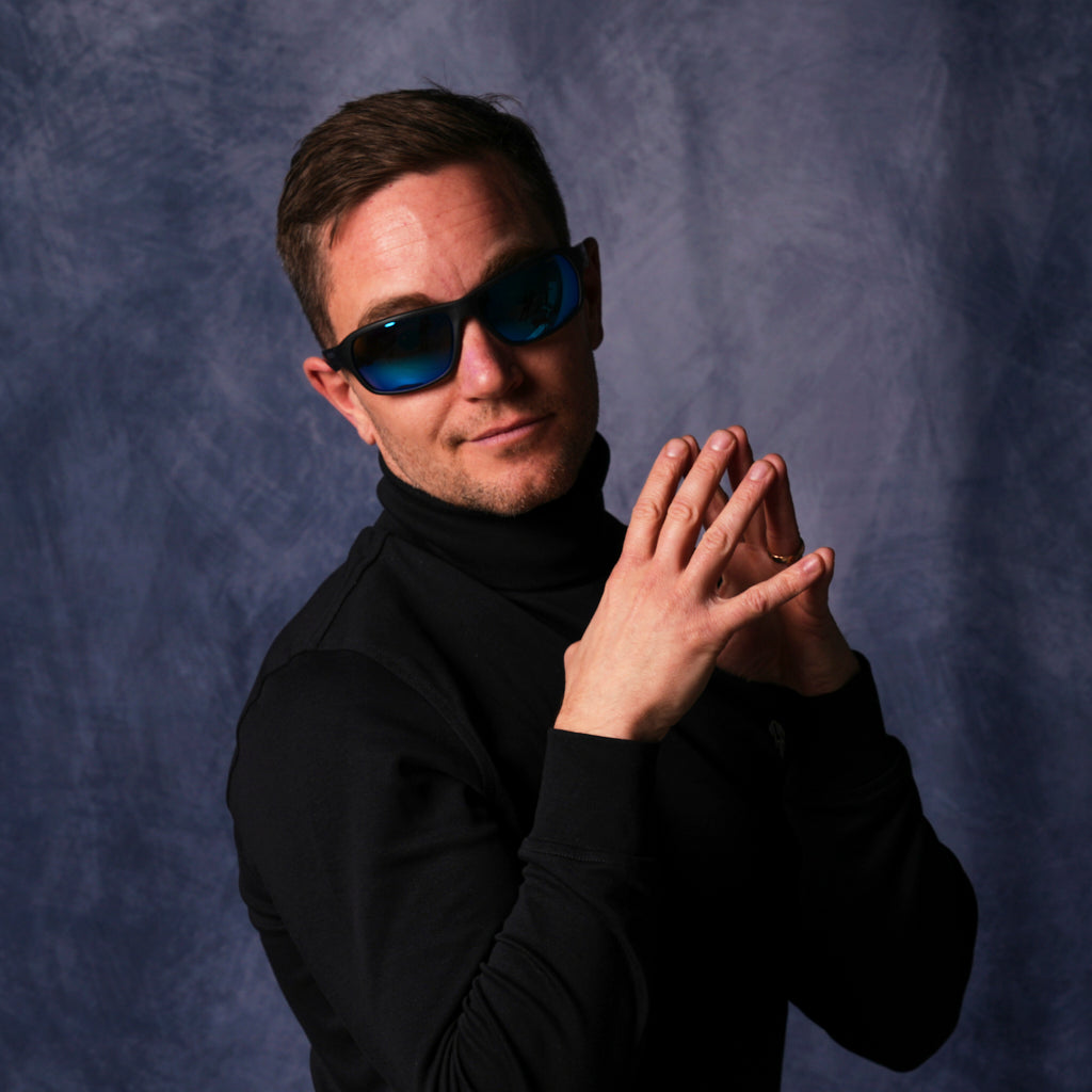 exec-somox-hdpv-polarized-blue-lifestyle